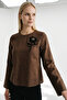 بلوزة ذات ياقة دائرية وأكمام طويلة وياقة مطرزة K كتان عادية - 4