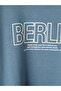 سويت شيرت أزرق اللون للأولاد مطبوع عليه Berlin - 2