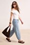 Ekru Fitted/Vücuda Oturan Asimetrik Yaka Dantel Detaylı Crop/Kısa Esnek Örme Bluz TWOSS26BZ00356 - 3