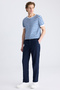 Ds Damat Comfort Fit باللون الأزرق الداكن من نوع تينسل ™ بنطلون رياضي من مزيج القطن والليكرا - 4
