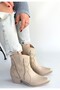 حذاء ماتين بكعب جلدي باللون البيج
