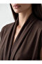 بلوزة TRENDLUCKY ذات ياقة مزدوجة وملمس ناعم مع رباط للخصر - 3
