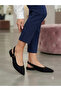 Do, Short-Heeled Shoes with Back Buckle and Low Heel. - 2