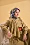 وشاح حريري من التويل باللون الأخضر - 2