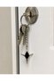 Black Detailed Modern Star-Shaped Metal Keychain – Stylish Key and Bag Accessory