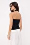 Siyah Havuz Yaka Vücudu Saran Crop Mücevher Detaylı Triko İnce Bluz TWOSS26BZ00317 - 4