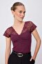 Mürdüm Düz Fitted V Yaka Standart Kol Kısa Büzgülü Fitilli Esnek Örme Bluz TWOSS26BZ00991 - 2