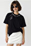 Women's Black Scarf and Pearl Detailed Crew Neck Oversize Basic T-Shirt 360096 60286358 - 3