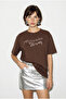 Women's Bitter Brown Glitter Stone Lettering Printed Crew Neck Oversize Basic T-Shirt 2244 60286376 - 2