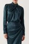 Emerald satin midi dress with neck and waist detail - 3