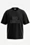 تي شيرت قطني أسود كبير الحجم بتصميم No Limits مطبوع على الظهر