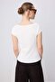 Ekru Düz Fitted V Yaka Kolsuz %100 Pamuk Esnek Örme T-Shirt TWOSS26TS00280 - 4
