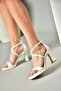 S569315409 White Thick Heeled Shoes