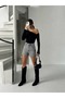 شورت جينز قصير/ميني مزين بخطوط جانبية رمادية اللون - 2