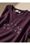 تي شيرت مطرز بزهرة البلسان - قطن ممشط - أحمر كلاريت - 5