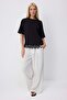 Siyah Düz Regular Bisiklet Yaka Reglan Kol Dantel Detaylı İnterlok Örme T-Shirt TWOSS26TS00330 - 2