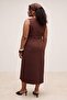 Kahverengi Bodycon Kare Yaka Kolsuz Büzgülü Maxi Paper Touch Örme Büyük Beden Elbise TBBSS26AH00299 - 4