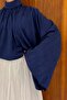 بلوزة فيليسا من قماش الساتان المزخرف باللون الأزرق الداكن - 7