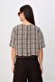 Kahverengi Bej Ekoseli Fermuarlı Crop Bluz TWOSS26BZ00861 - 4