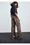 Satin pants with leopard print - 4