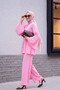 بدلة بيليسيلي هاكييم ذات ياقة مطوية وأزرار من قماش الكريب - وردي - 3