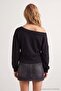Siyah Kalın Şardonsuz Asimetrik Yaka Bele Oturan Oversize/Geniş Kesim Örme Sweatshirt TWOAW27SW00049 - 3