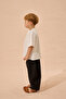 تي شيرت أساسي كبير الحجم باللون الأبيض - 2