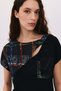 Wide collar slit detailed stone pocketed t-shirt - 4