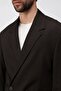 سترة بليزر رجالية ذات قصة مريحة باللون البني الداكن - 3