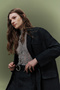 سترة دينم كلاسيكية باللون الأزرق الداكن - 2
