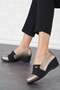 حذاء Adele Three Stripe Stone نسائي بكعب عريض مخطط باللون البلاتيني - 3