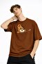 MN - تي شيرت كبير الحجم مطبوع عليه دب باللون البني