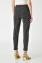 Relaxed Fit Skinny Jeans - Mom Jean - 4