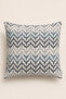 غطاء وسادة 43x43 من RhythmWeave باللون الأزرق والرمادي بتصميم شيفرون مزخرف - 2