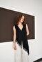 Zero Sleeve Hem Lace V-Neck Blouse - Black |   D2993 - 2
