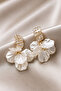 Women's Leaf Detailed Baguette Stone Dangle Earrings - 2