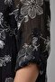 طقم تريند42بلس كبير الحجم مطرز ذاتيًا باللون الأسود مكون من قطعتين - 3