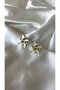 Woman's gold and white color flower model earrings - 4