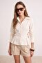 Limited Edition Bej Çiçek Nakış Detaylı Bele Oturan Poplin Gömlek TWOSS26GO00057 - 3