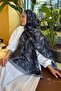 شال لارا ناعم بنقشة الزهور باللون الأسود - 4
