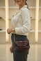 حقيبة كتف نسائية بحزام سلسلة وغطاء بنمط جلد التمساح