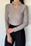 Women's Blouse with Front Window and Self-Line Pattern - 3