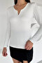 Front Detailed V-Neck Basic Blouse - 3