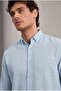قميص رجالي من قماش Pera Linen ذو أكمام طويلة بنصف حجم كبير - أزرق فاتح - 2