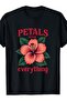 تي شيرت بتصميم زهور الكركديه من Petals Over Everything - 7
