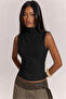 Stylish Basic Blouse That Fits the Body