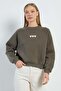 3 Thread Heart Embroidered O Oversized Sweatshirt