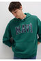 سويت شيرت أخضر بغطاء للرأس مطبوع عليه شعار 067149-71874 - 3