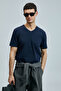 تي شيرت تونا مودرن جرافيك باللون الأزرق الداكن