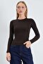 Basic Crew Neck Slim Fit Crop Blouse - 8